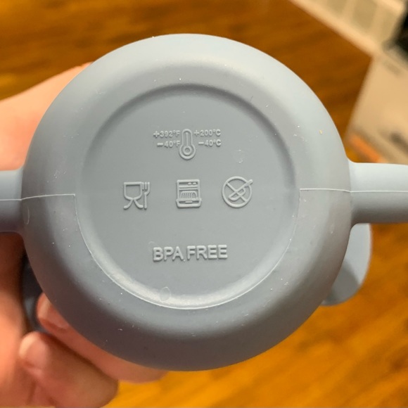 Toddlers Silicone Sippy Cups - Picture 6 of 7